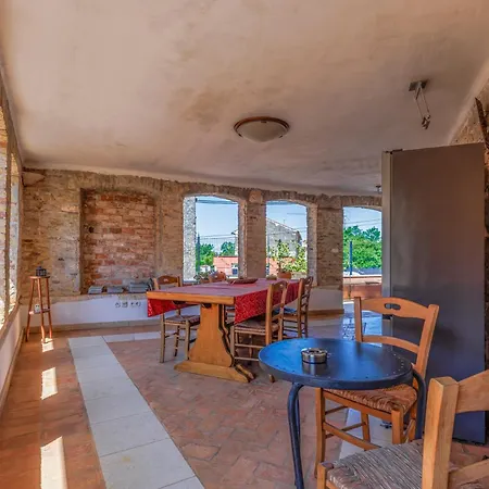 Kastel Pansion Πανσιόν 3*