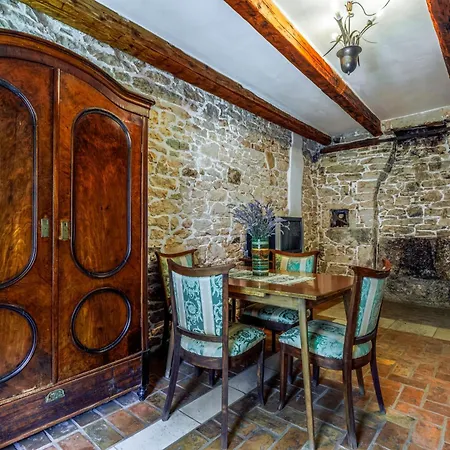 Kastel Pansion Gostinjska kuća Kastelir