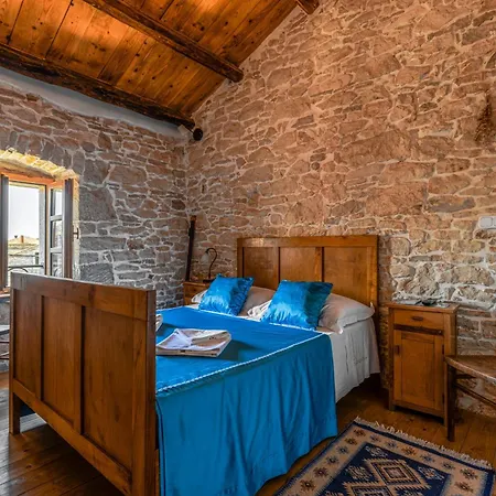 Kastel Pansion 3*